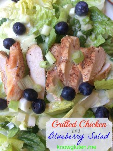 Grilled chicken and blueberry salad from knowgluten.me